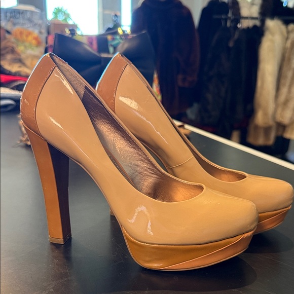 BCBG Shoes - BCBG Paris Nude Patent Leather Platform Pumps
Size 6.5
